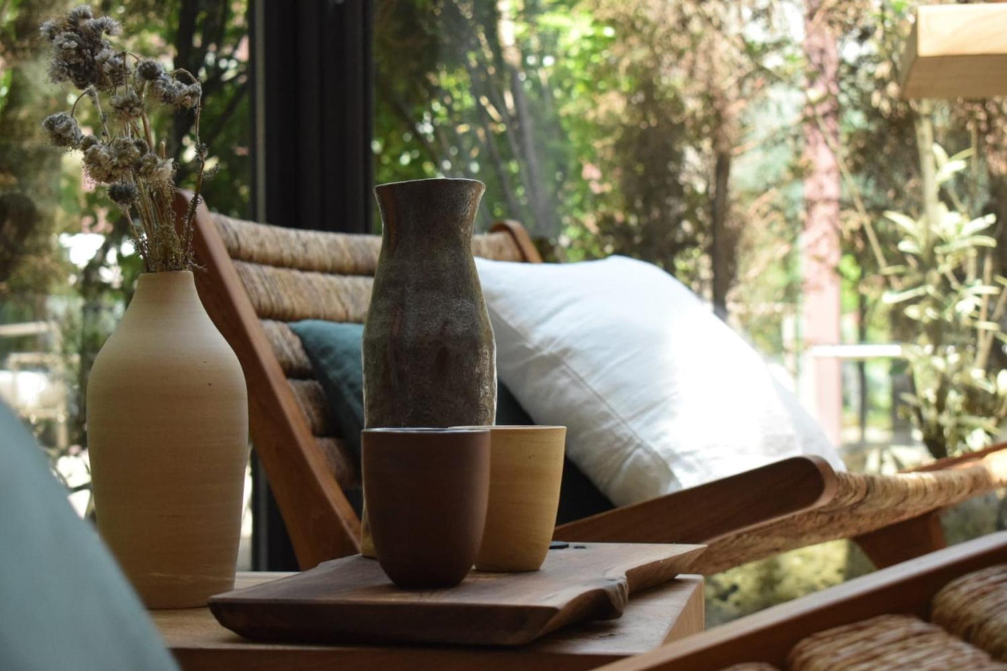 Hostellerie Briqueterie & Spa Champagne Vinay  Ngoại thất bức ảnh A set of ceramic vases