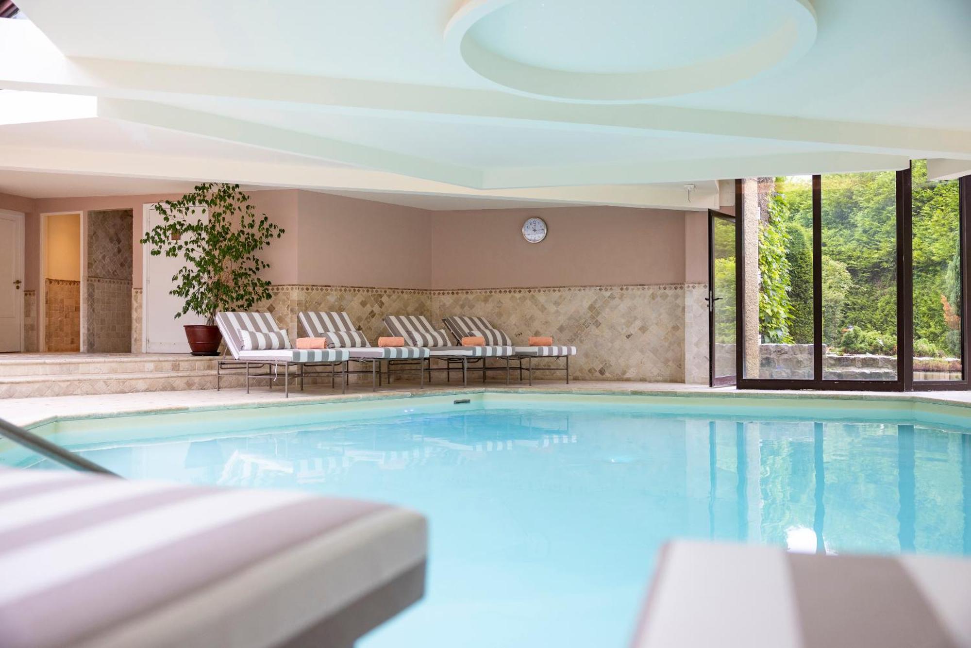 Hostellerie Briqueterie & Spa Champagne Vinay  Ngoại thất bức ảnh The swimming pool at the hotel